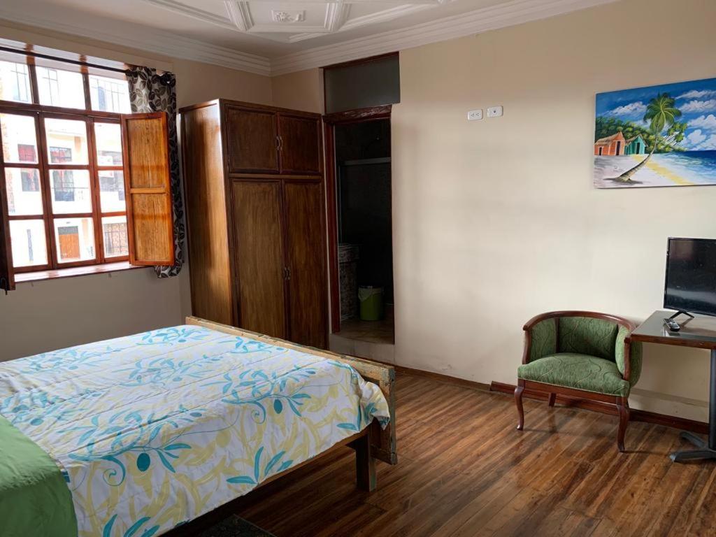 Hostel Santa Canela 昆卡 外观 照片