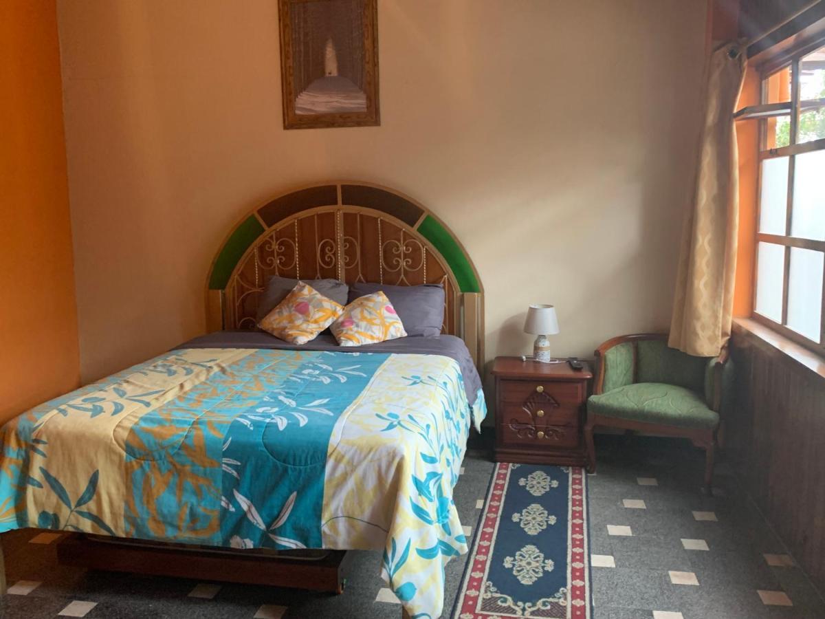 Hostel Santa Canela 昆卡 外观 照片