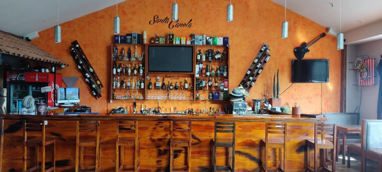 Hostel Santa Canela 昆卡 外观 照片