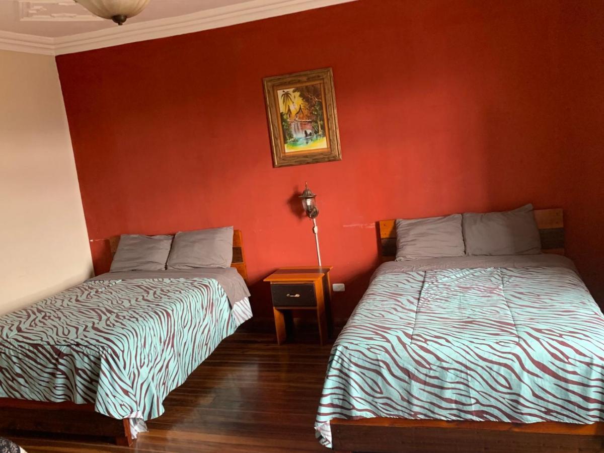 Hostel Santa Canela 昆卡 外观 照片