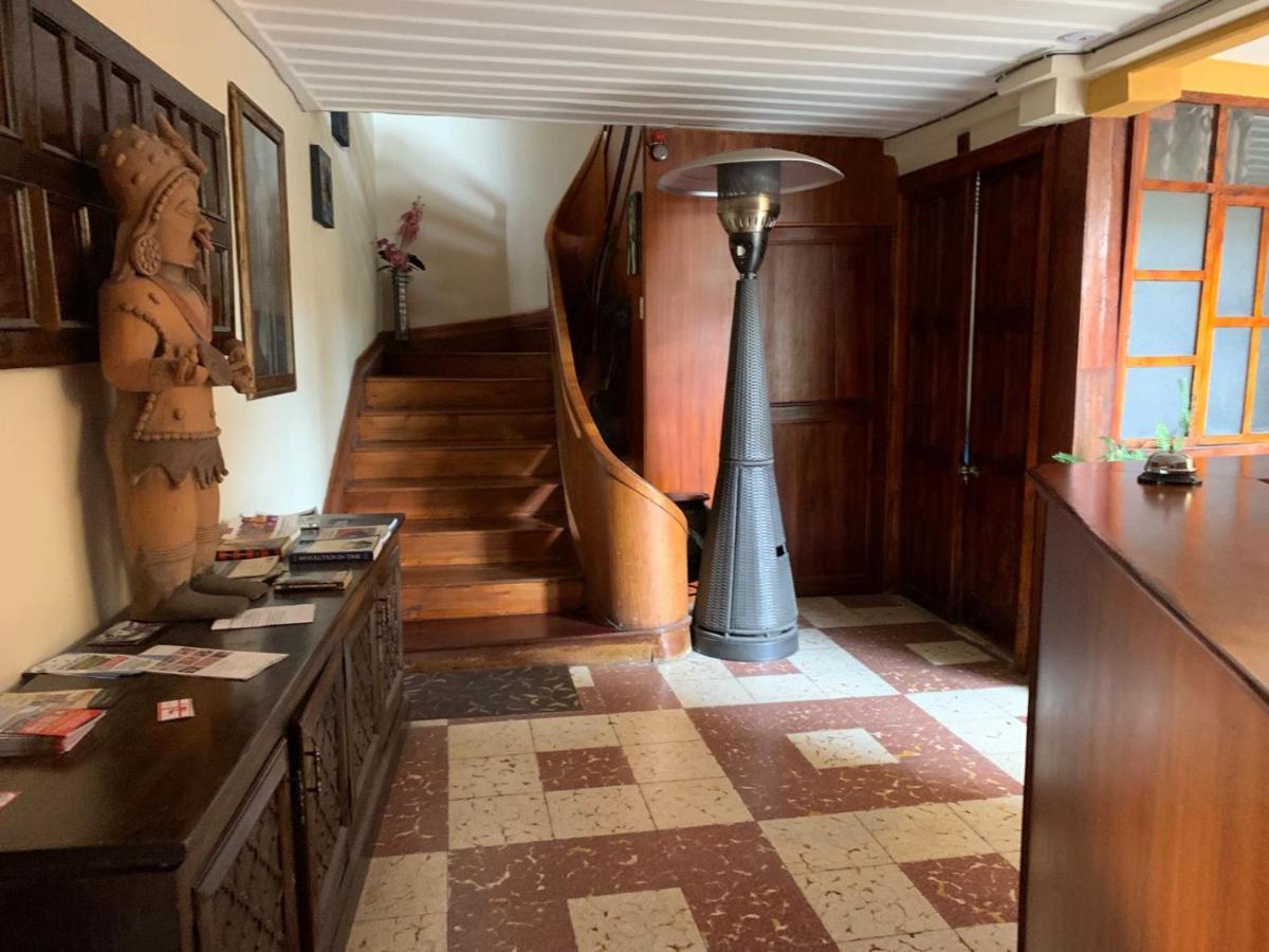 Hostel Santa Canela 昆卡 外观 照片